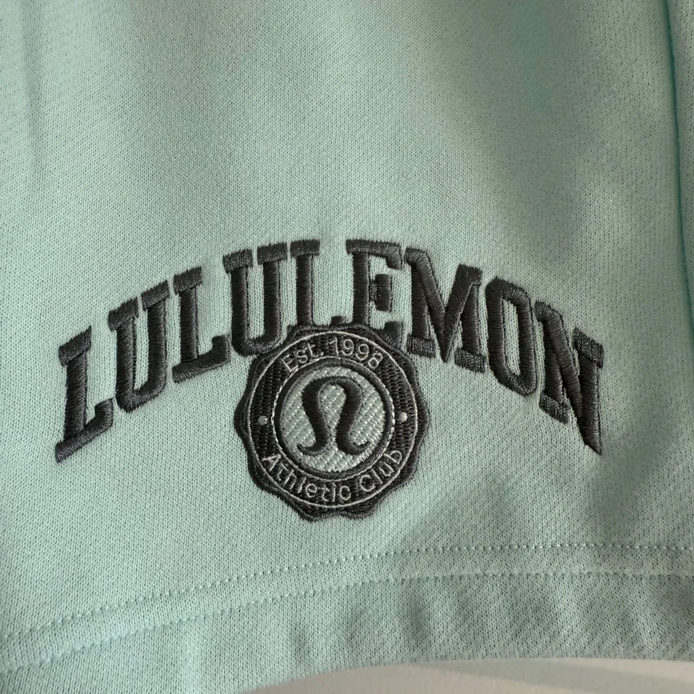 Lululemon Scuba Mid-Rise Oversized Short 7